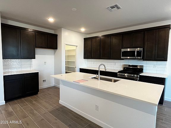 5th image of 17552 W LUPINE Avenue
