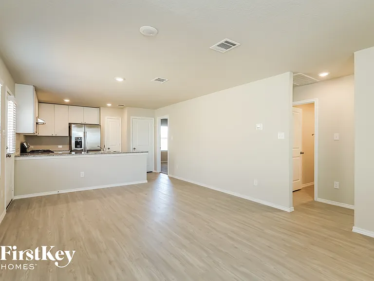 10719 Prusiner Dr — Photo 4