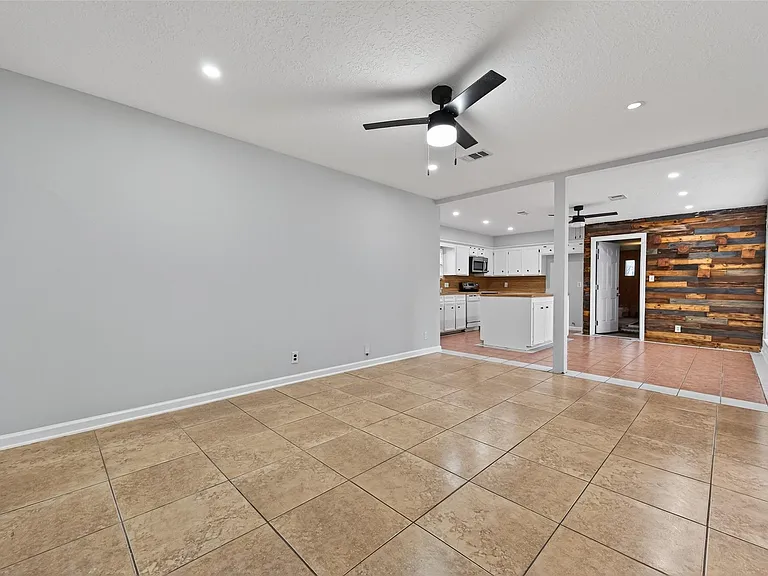 6102 Crakston St — Photo 11