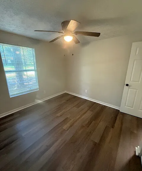 104 N Meade Dr — Photo 10