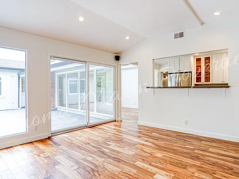 269 Karen Way — Photo 10