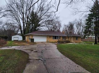 4716 Charles St, Rockford, IL 61108