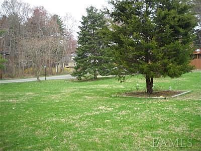 1st image of 10 Meadow Ln