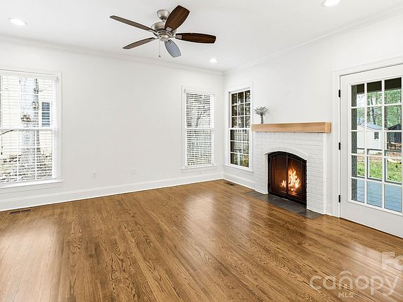 5th image of 1006 Columbine Rd