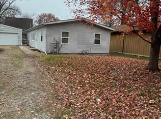 907 W State St, Mascoutah, IL