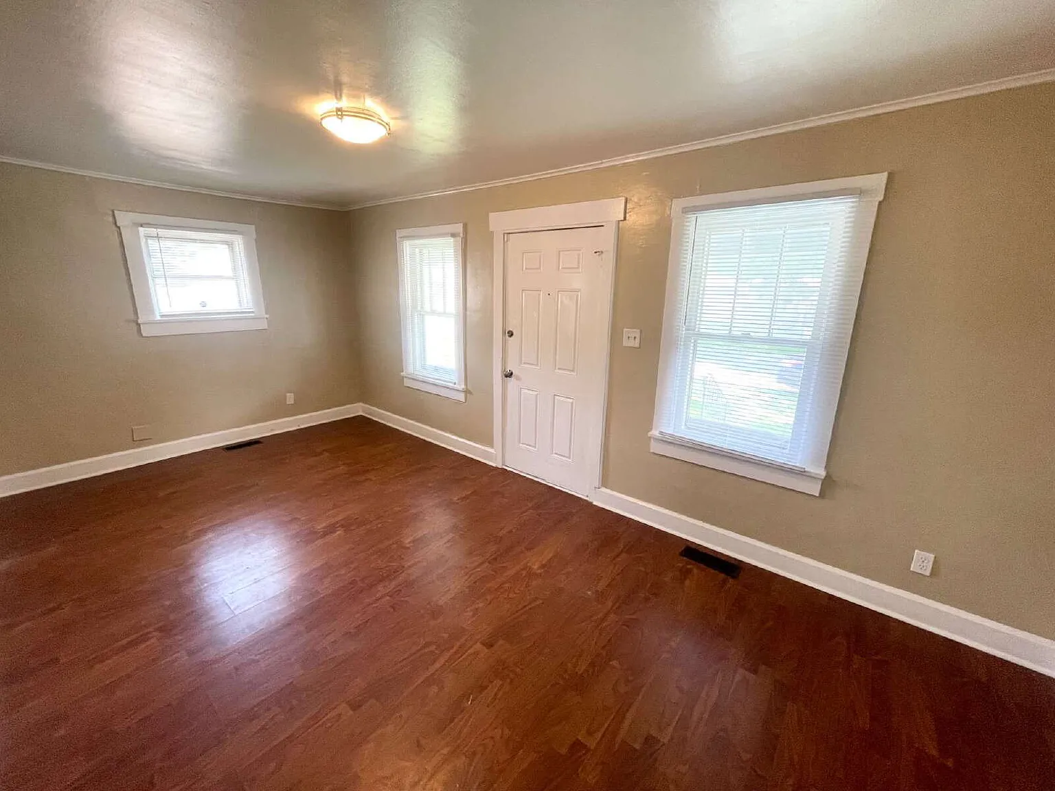 2 bed, $1,120 — Photo 2
