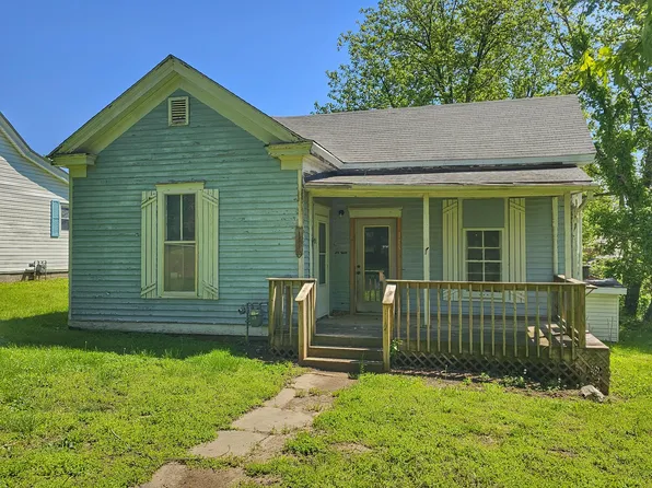 115 Pearl St, New Franklin, MO 65274
