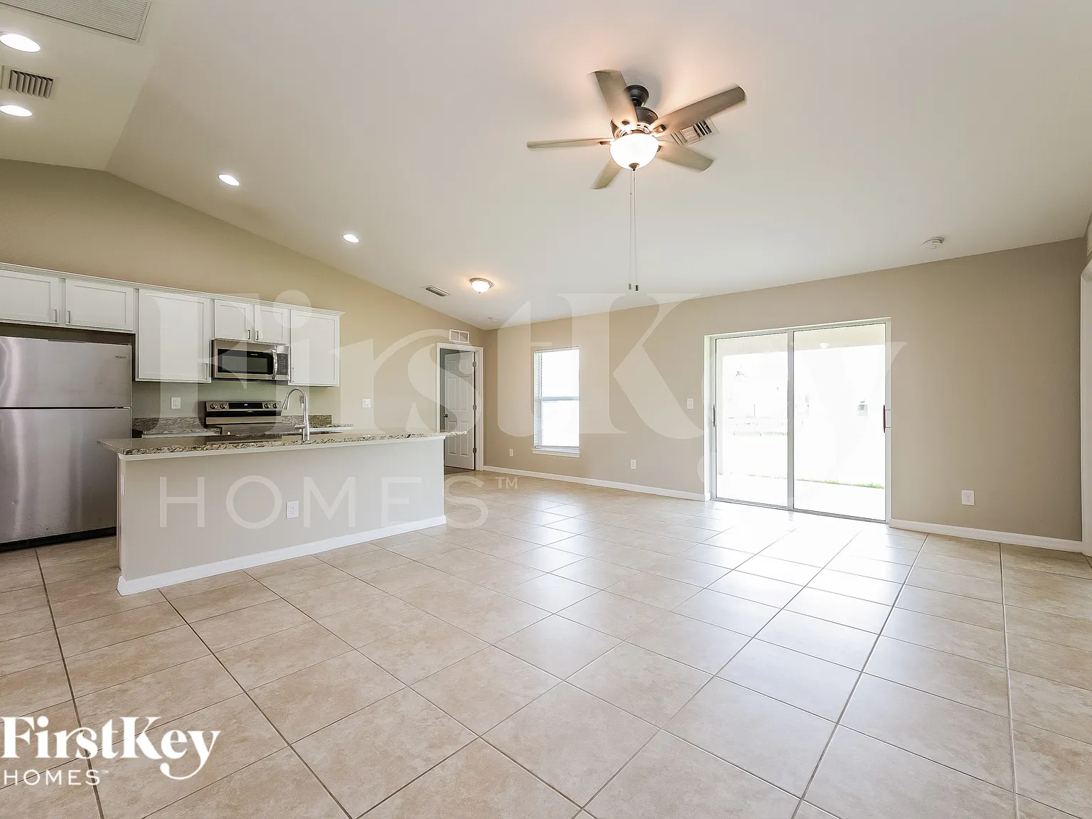 3 bed, 2.0 bath, 1469 sqft, $1,745 — Photo 3