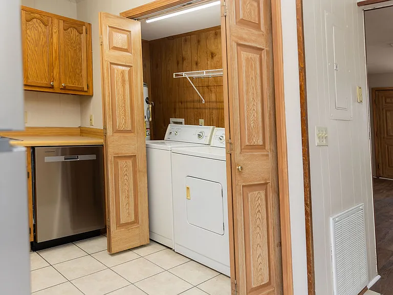 206 Taylor Dr — Photo 4