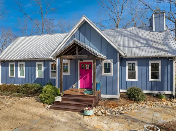 204 Serenity Dr, Pickens, SC 29671