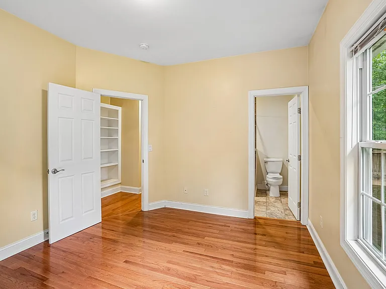 166 Mount Royal Dr — Photo 11
