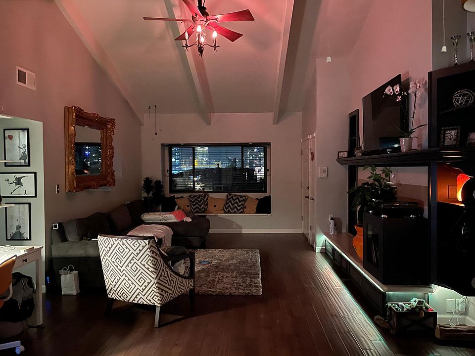 Open concept living space/huge vaulted ceilings
