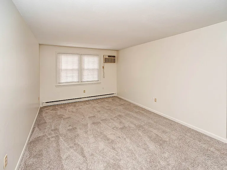 Ashley Arms Apartments — Photo 29