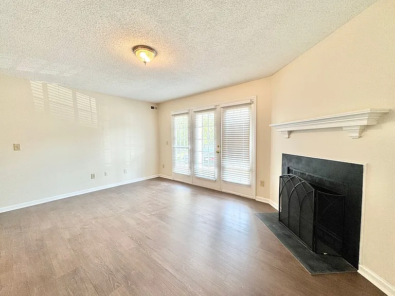 7123D W Friendly Ave — Photo 2