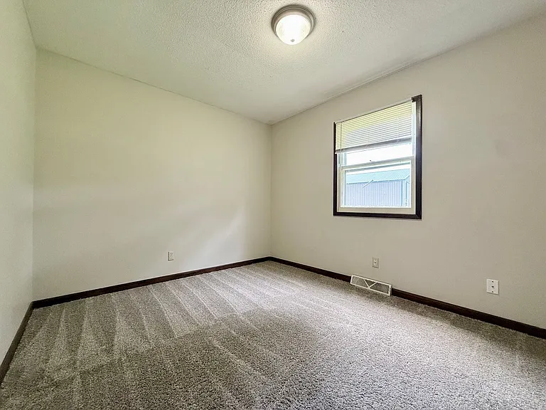 220 Hawkeye Way — Photo 8