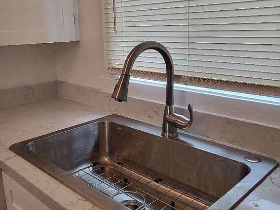 3rd image of 10333 California Ave APT E