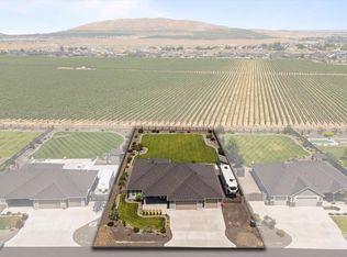84304 E Wallowa Rd, Kennewick, WA 99338