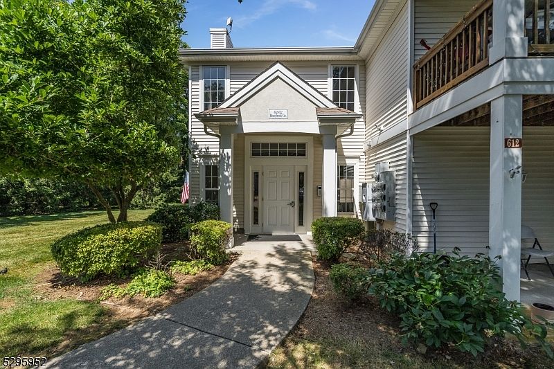 1st image of 620 Honeybrook Cir