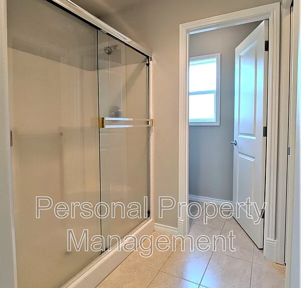 17409 NE 32nd St — Photo 16