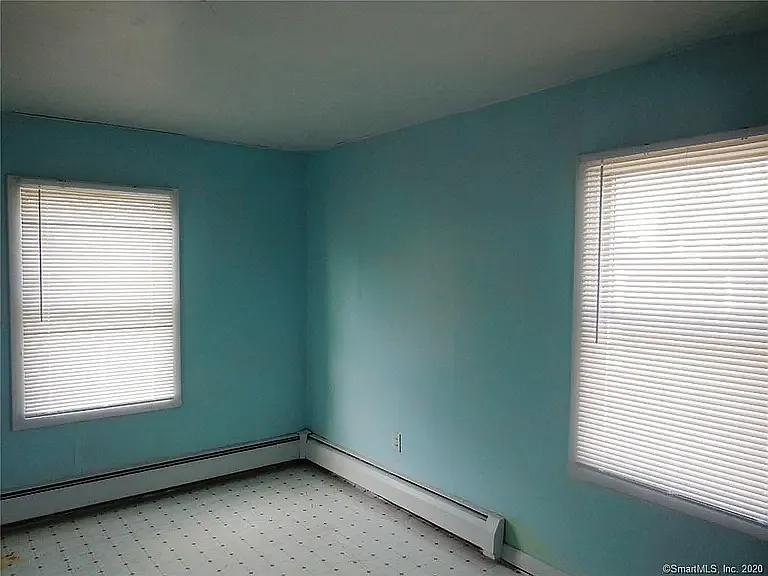168 College St — Photo 5