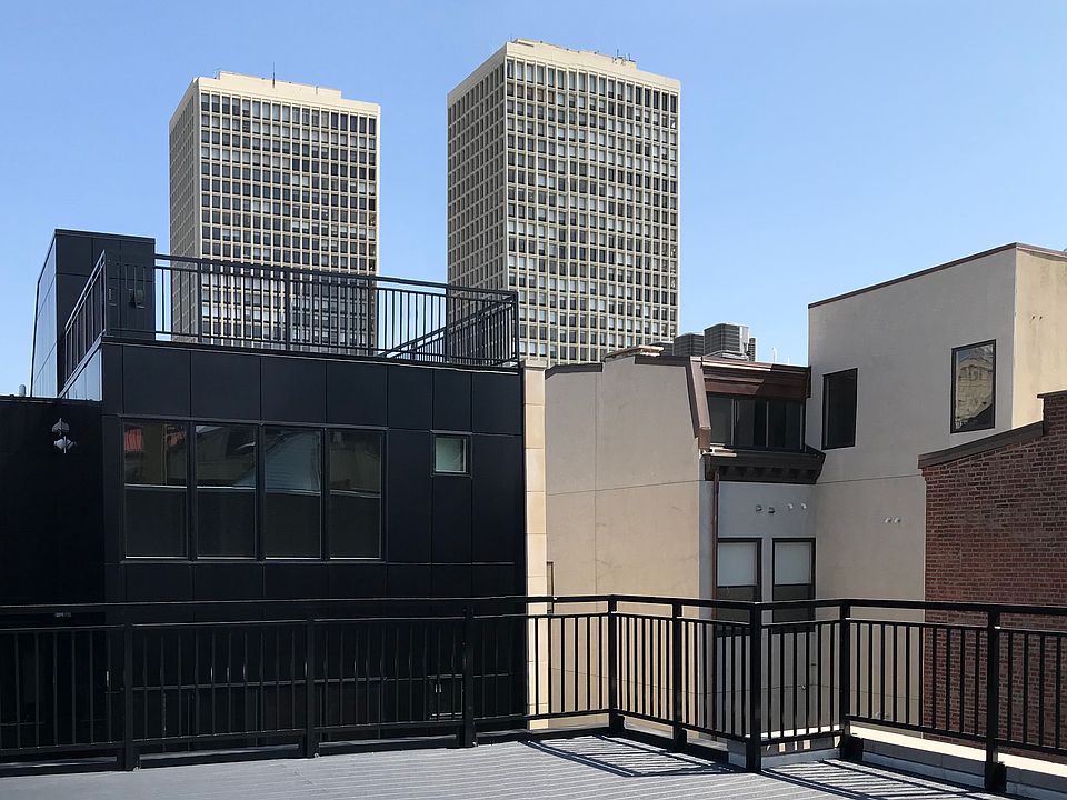 2nd image of 218 S 3rd St