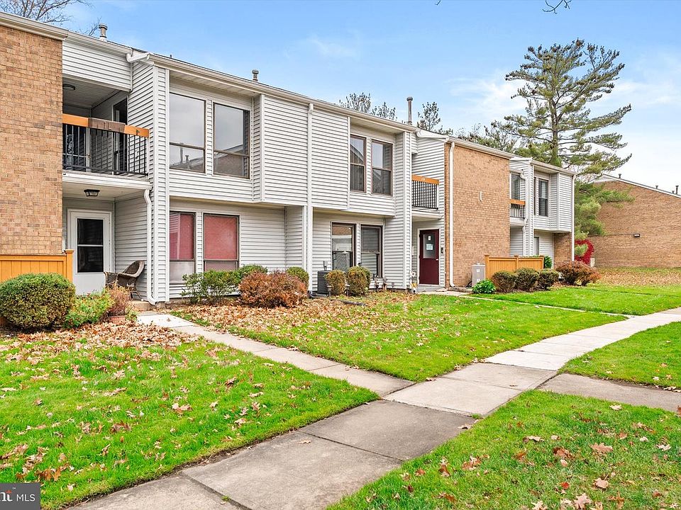 1st image of 1 N Lake Dr