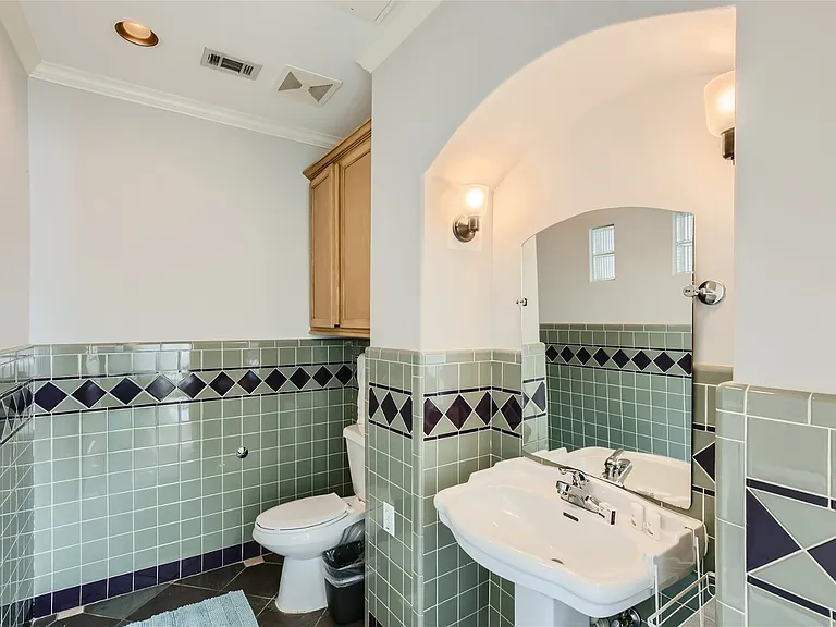4038 Lemmon Ave #202 — Photo 9