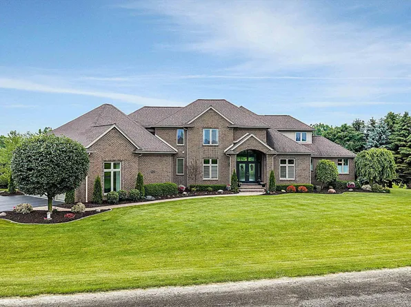 68223 Hillside Ln, Washington, MI 48095