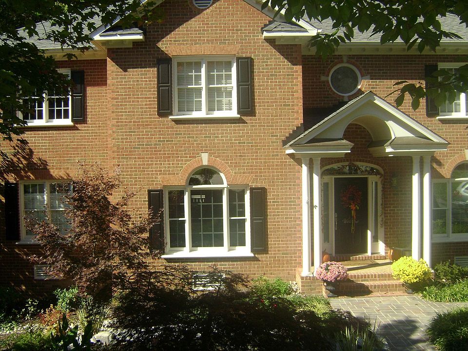 Front view from cul-de-sac