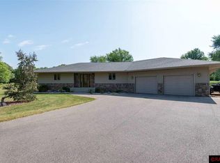 48249 Pheasant Run Rd, Kasota, MN 56050