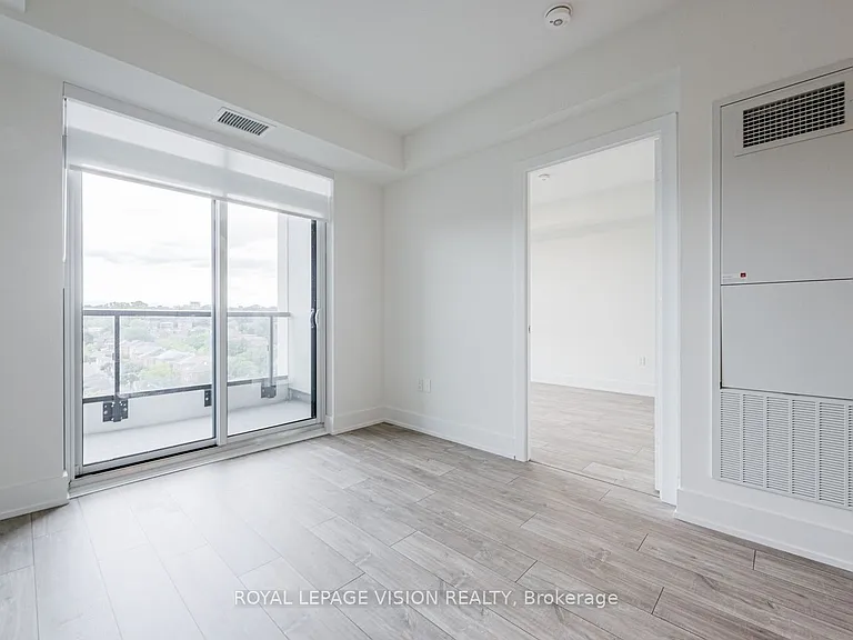 858 Dupont St #819 — Photo 10