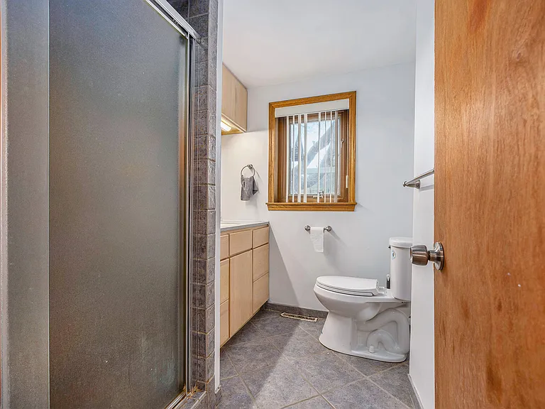 10401 Degrand Dr — Photo 49