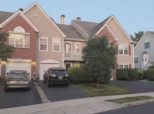 202 Aqueduct Dr, North Wales, PA 19454