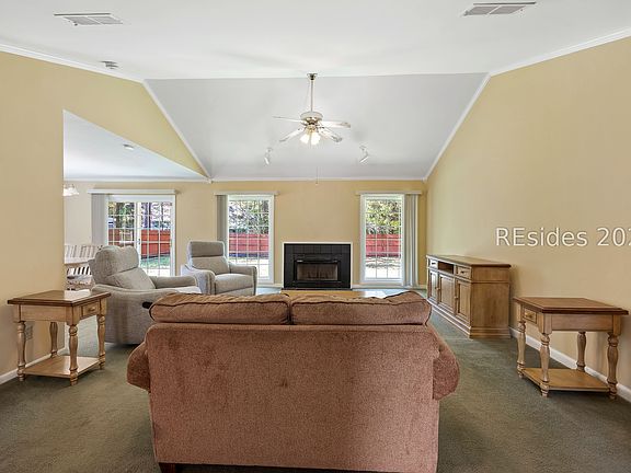 4th image of 38 Squiresgate Rd