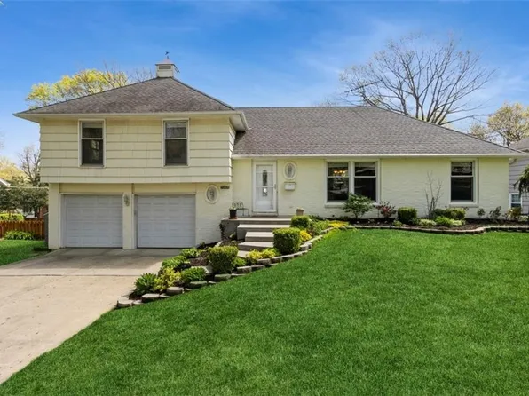 7345 Booth St, Prairie Village, KS 66208