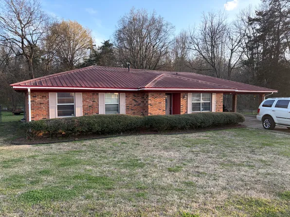 136 Northside Dr, Starkville, MS 39759