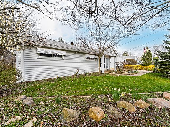 3rd image of 38263 Laura Dr