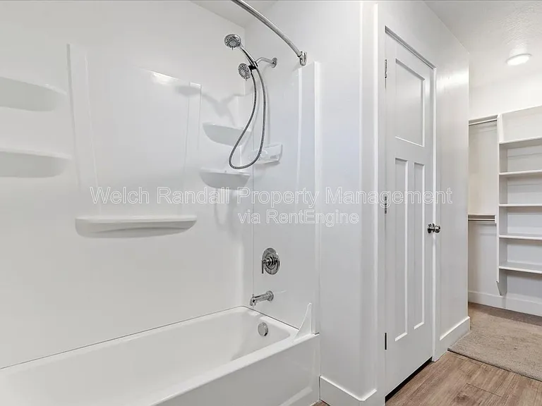 1177 W Shady Brook Ln #4 — Photo 11