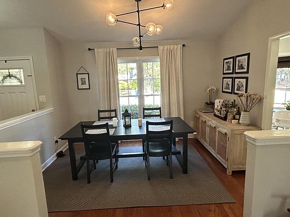 3rd image of 2725 Sunrunner Ln