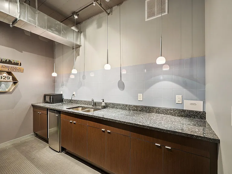 2929 Chicago Ave #1105 — Photo 50