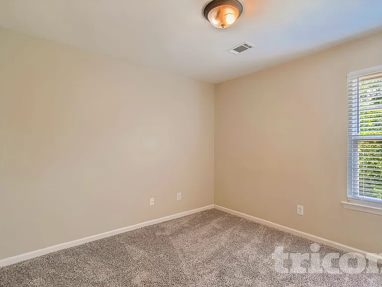 2420 Amber Glen Dr — Photo 7