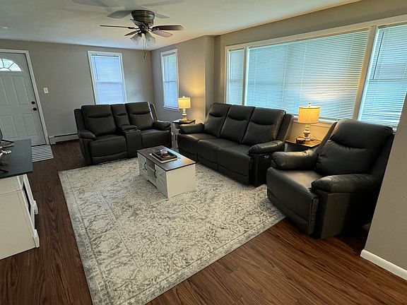 3rd image of 206 5th Ave SE #1