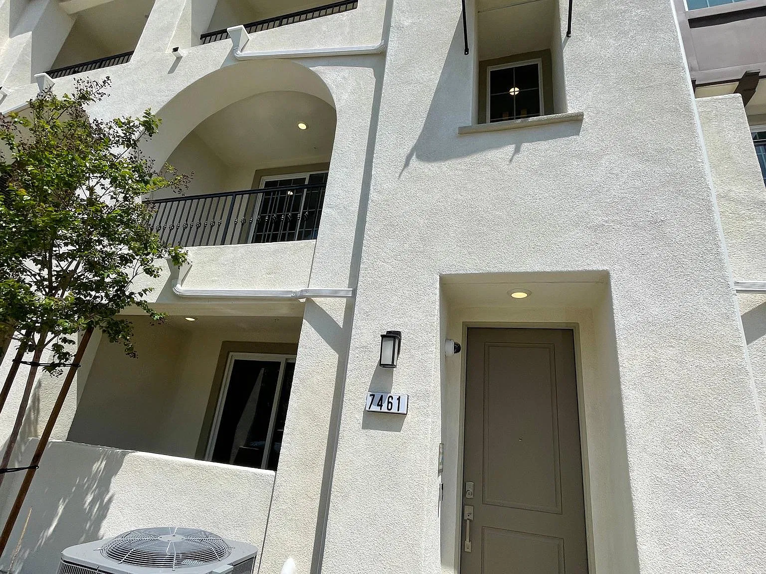 12164 Meridian Dr — Photo 2