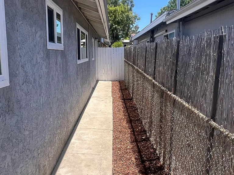 2655 Citronella St — Photo 16