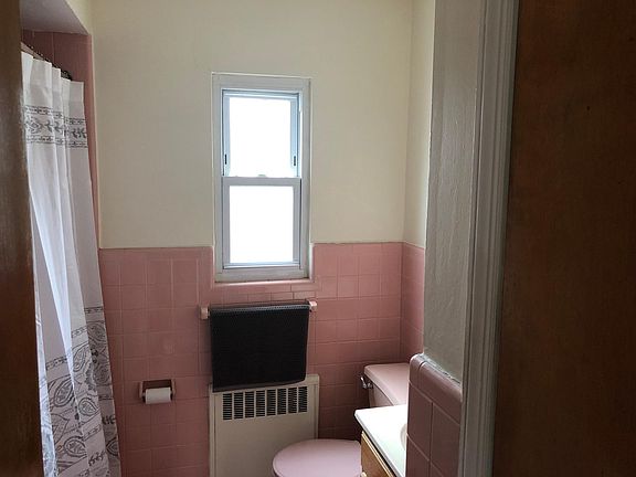 5th image of 30 Beverly Ave #2