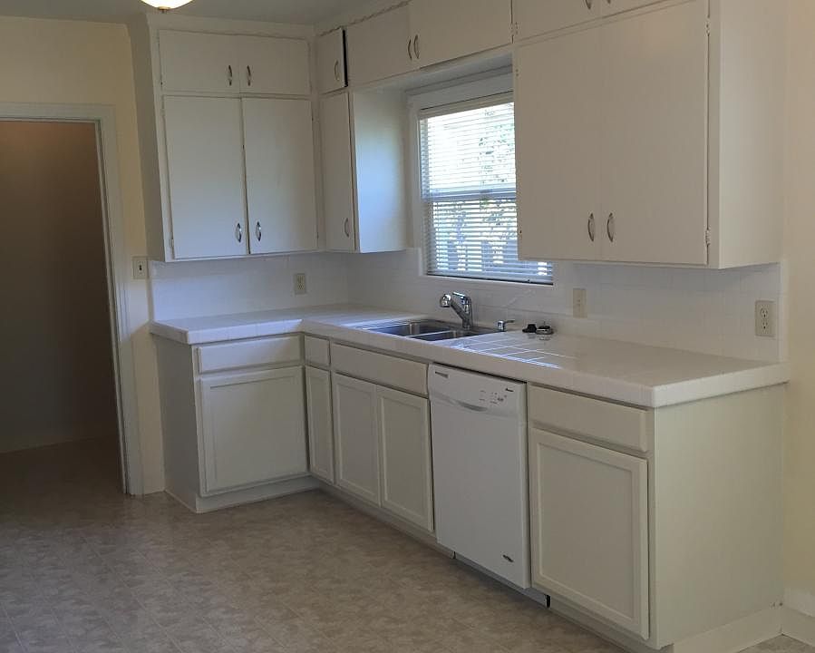 1st image of 412 Louie Ave