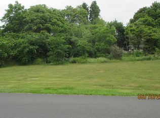 163 S Cross Rd, Staatsburg, NY 12580