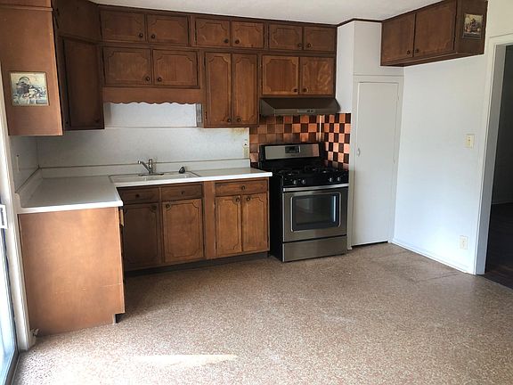 4th image of 43 S 72nd Ave E