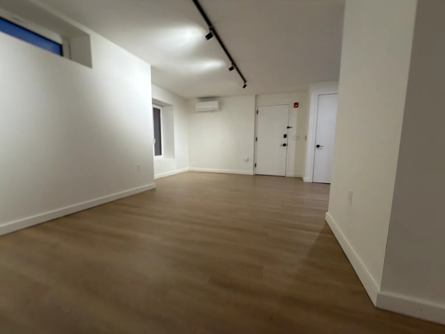 2 bed, 800 sqft, $2,800 — Photo 4