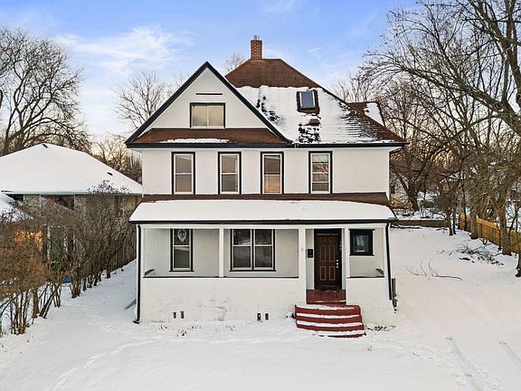 3rd image of 140 Belvidere St W